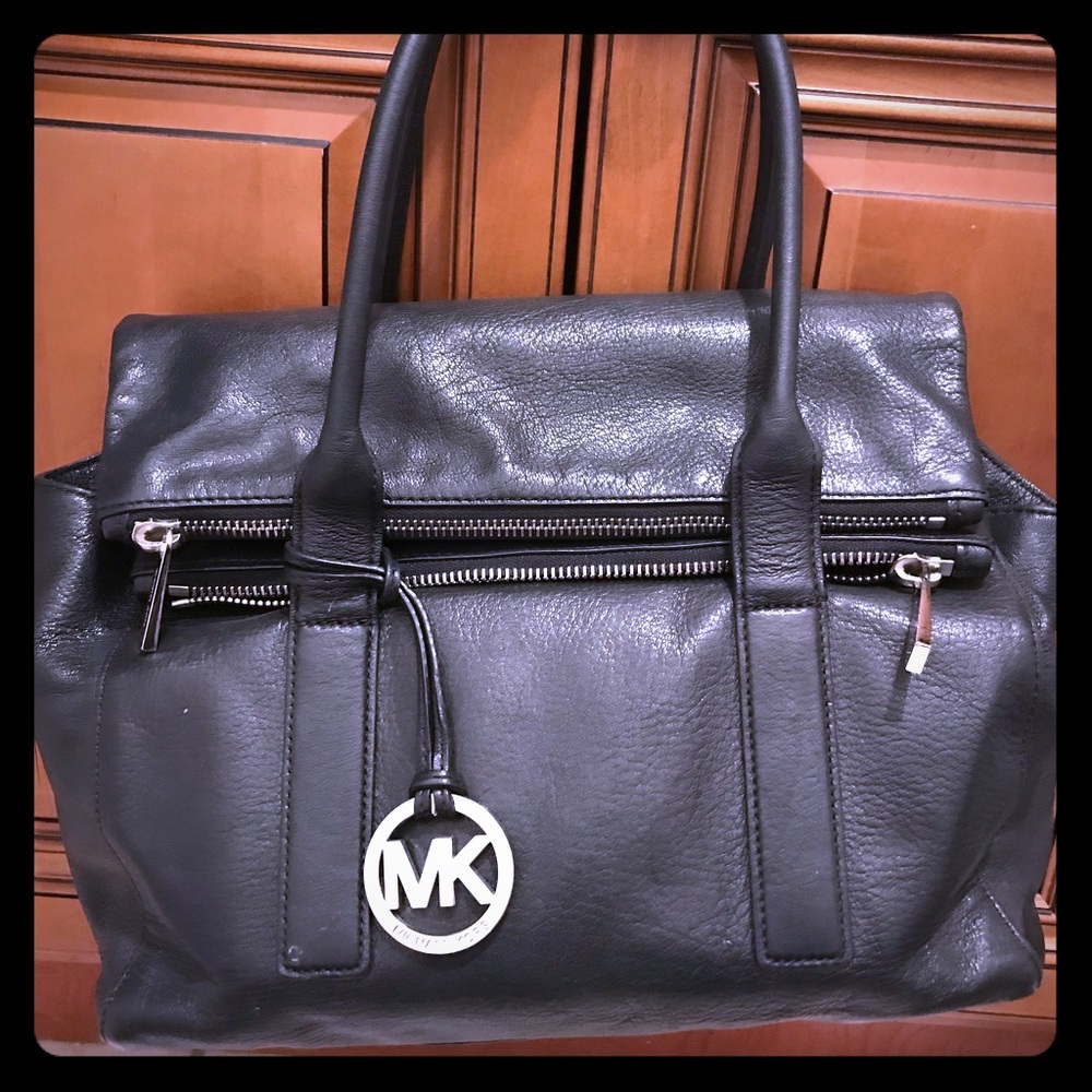 Medium black bag